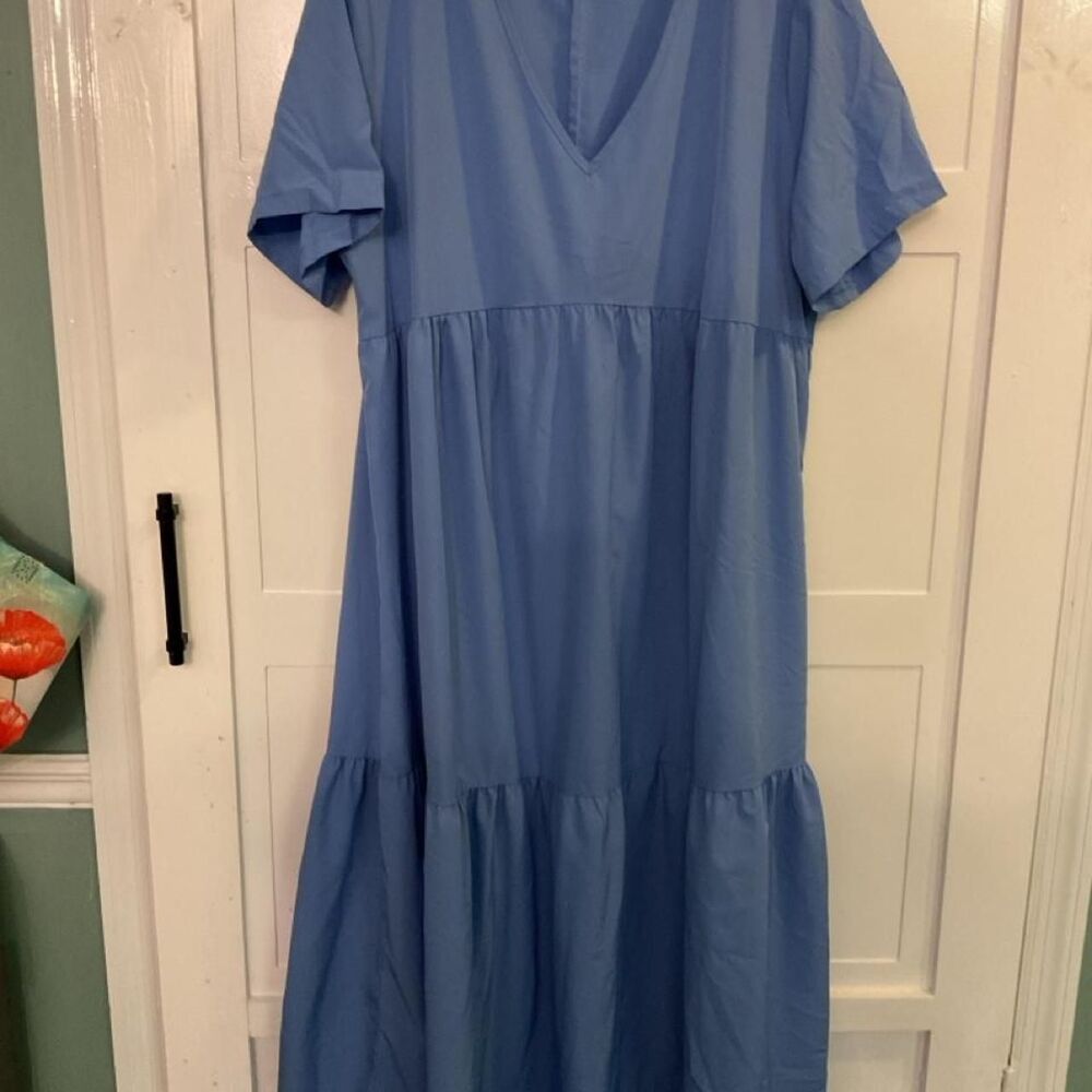 Blue dress with ruffle detail #feminine #midi